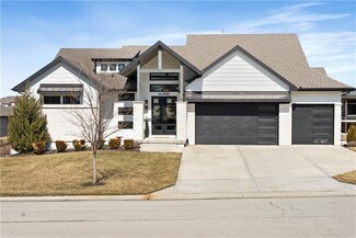 2460 W 176th St, Overland Park, KS 66085
