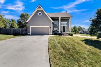 21806 W 51st St, Shawnee, KS 66226