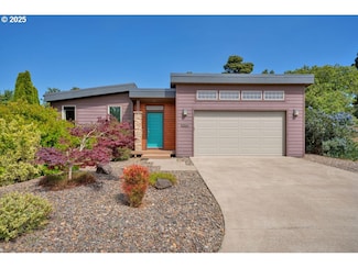 3480 Rhododendron Dr, Florence, OR 97439