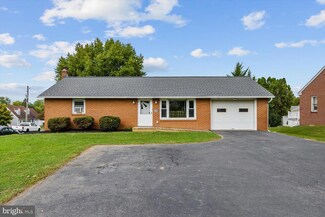 19 W Penn Grant Rd, Willow Street, PA 17584
