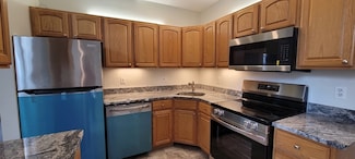 33 Randolph St Unit 17, Abington, MA 02351