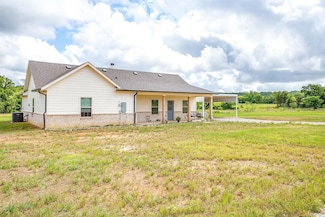 194 Reeves Rd, Jacksboro, TX 76458