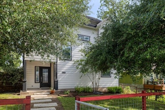 2200 Pennsylvania Ave, Austin, TX 78702