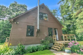 486 Sunderland Rd, Amherst, MA 01002