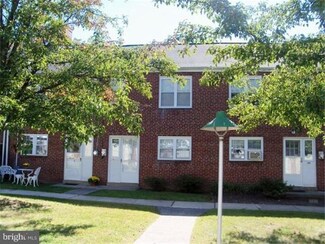 200 Maplewood Dr Unit D6, Pottstown, PA 19464