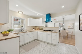 154 N Maple Ave, East Orange, NJ 07017