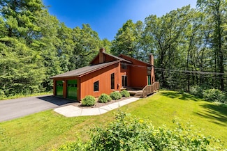 4 Coppergate Rd, East Granby, CT 06026