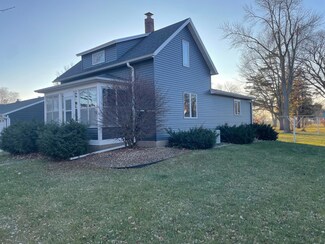 710 N Main St, Winthrop, MN 55396