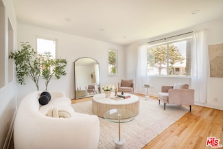 7953 Kenyon Ave, Los Angeles, CA 90045