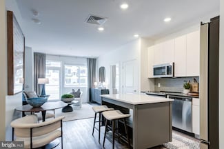 501 N Christopher Columbus Blvd Unit 2323, Philadelphia, PA 19123