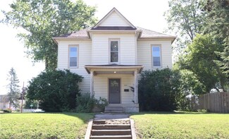 504 E 4th St S, Newton, IA 50208