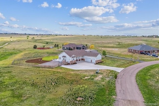 527 Antelope Dr E, Bennett, CO 80102