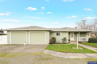 579 E Robidoux St, Stayton, OR 97383