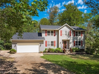 310 Trappers Hollow Rd, Zanesville, OH 43701