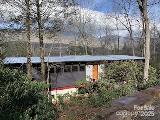 448 Mount Mitchell Dr, Burnsville, NC 28714