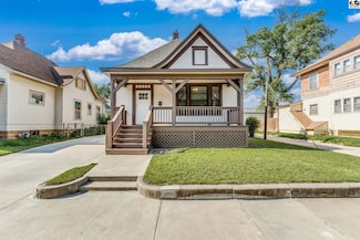 23 E 10th Ave, Hutchinson, KS 67501