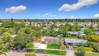 621 NE 44th St, Pompano Beach, FL 33064
