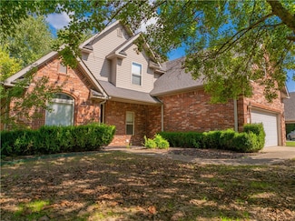 3880 W Morning Mist Dr, Fayetteville, AR 72704