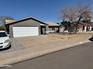 822 W El Alba Way, Chandler, AZ 85225