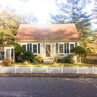 39 Lake Ave, East Wareham, MA 02538