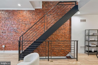 2405 Turner St, Philadelphia, PA 19121