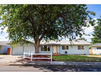 1863 32nd Ave NE, Salem, OR 97301