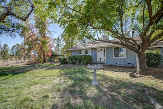 11670 Homestead Ln, Redding, CA 96003