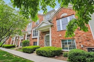 2303 Neubauer Cir Unit 312, Lindenhurst, IL 60046