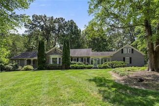 2445 Pineway Dr, Burlington, NC 27215