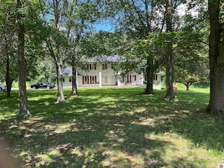 50 Greenwood Dr, Cadiz, KY 42211