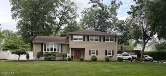 85 Stonehenge Terrace, Clark, NJ 07066