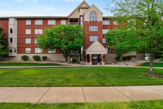 8445 Manor Ave Unit 404, Munster, IN 46321