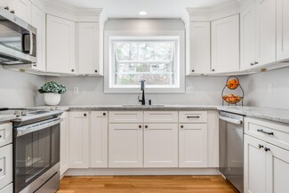 25 Southpoint Dr Unit D, Sandwich, MA 02563