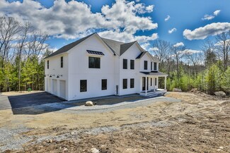 21 Countryside Dr, Brookline, NH 03033
