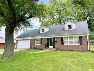 3 Ivywood Dr, Jacksonville, IL 62650