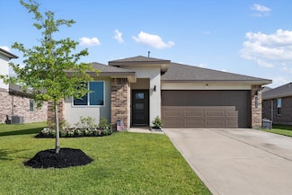 14906 Rain Tree Dr, Mont Belvieu, TX 77523