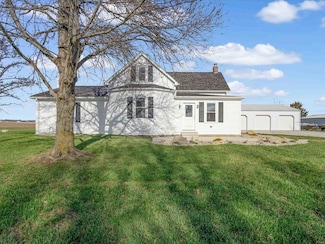 5437 Richfield Rd, Red Bud, IL 62278