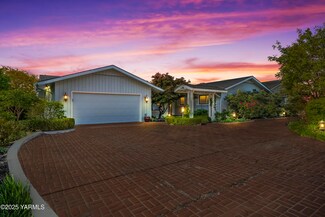 5902 Glacier Way, Yakima, WA 98908