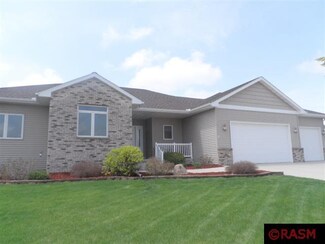 408 Woodhaven Ln, Mankato, MN 56001