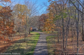 16567 Dixie Hwy, Davisburg, MI 48350