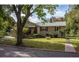 25 Kinnicutt Rd S, Worcester, MA 01602