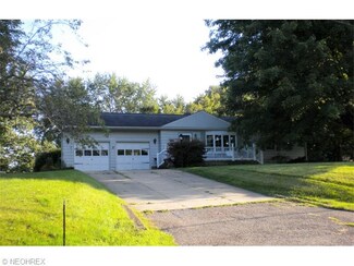 1236 Dussel Rd, Kent, OH 44240