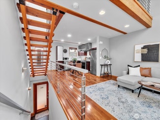 9065 17th Ave SW, Seattle, WA 98106