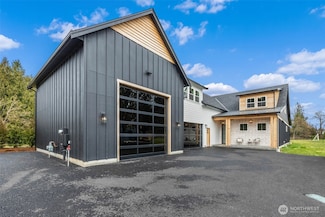 137 E Cedar Dr, Lynden, WA 98264