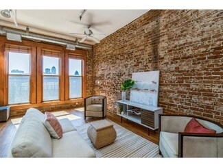 507 E Locust St Unit 304, Des Moines, IA 50309