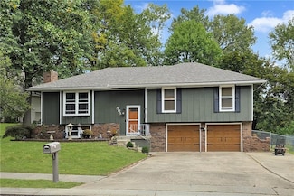 505 SE Gingerbread Ln, Blue Springs, MO 64014