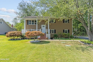 19 S Westcott Rd, Schenectady, NY 12306
