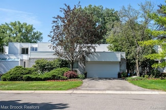 1777 Alexander Dr Unit 4, Bloomfield Township, MI 48302