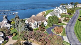 48 Pembroke Dr, Glen Cove, NY 11542