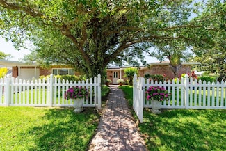 6592 19th Way N, Saint Petersburg, FL 33702